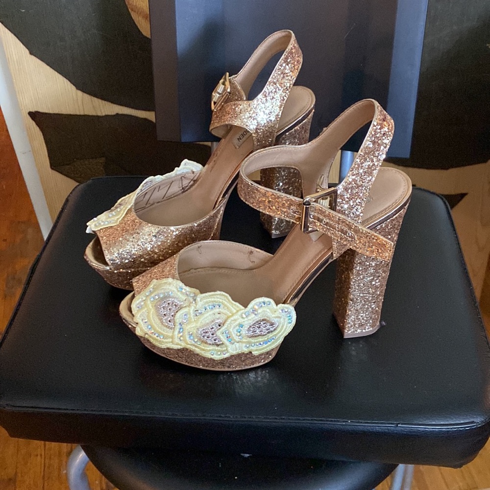 Platform - Picture 2 of 5